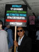 Tadah! Frank Chu in all his glory. If anyone can decipher his message, I'll buy them a Coke.